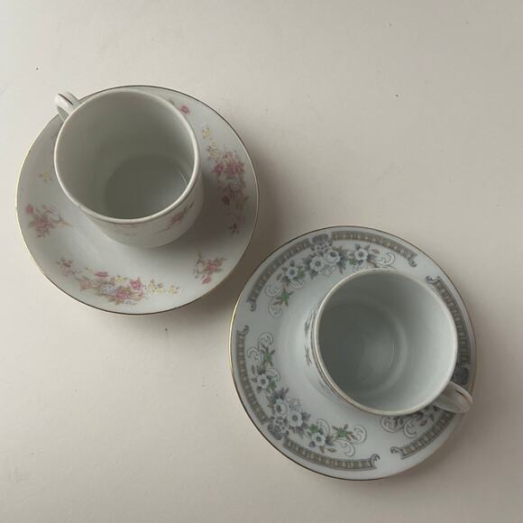 2 Demitasse Cup and Saucer China Floral Pink Gray Bone? Delicate Vintage - Picture 3 of 9